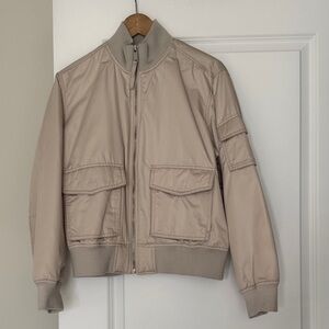 NWOT Gap Bomber Jacket / Size M
